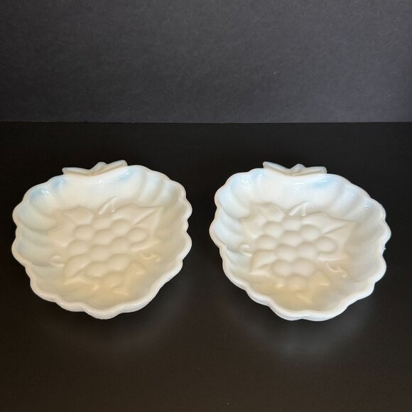 1940s Hazel Atlas Milk Glass Strawberry Relish Dishes Set Of 2 With Line Pattern - Picture 1 of 16